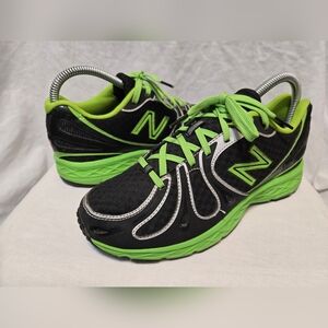 New Balance Boys Green/Gray Mesh Running Shoes Sz 5 KJ890BGG